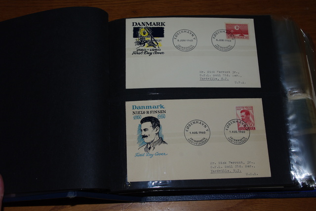 IMGP8214 Danemark Schweden USA 3 albums 5 kg covers