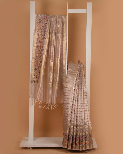 17-A 80e9c661-4a79-4be1-b01e-9c8963602497 720x Picture Box