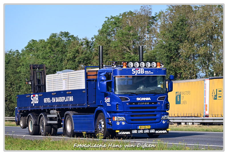 SjdB gevel-en dakbeplating - Grou - Transportfotos.nl
