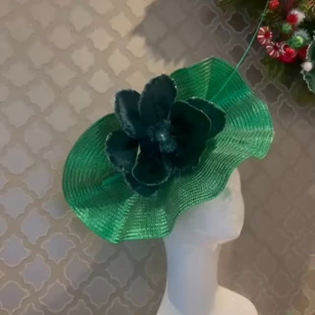 Saucer fascinators | hatsbycressida Picture Box