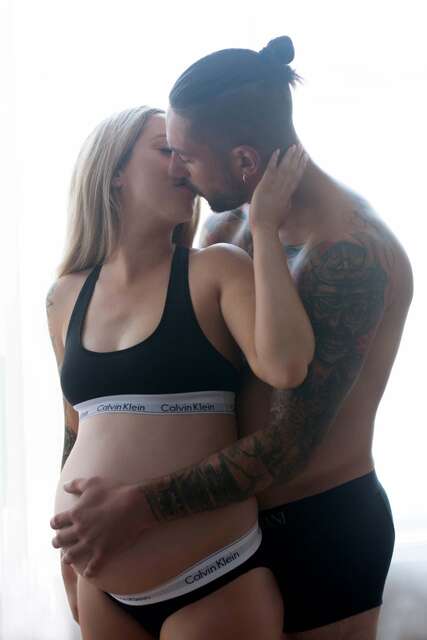 Maternity Photoshoot Services in Melbourne Picture Box