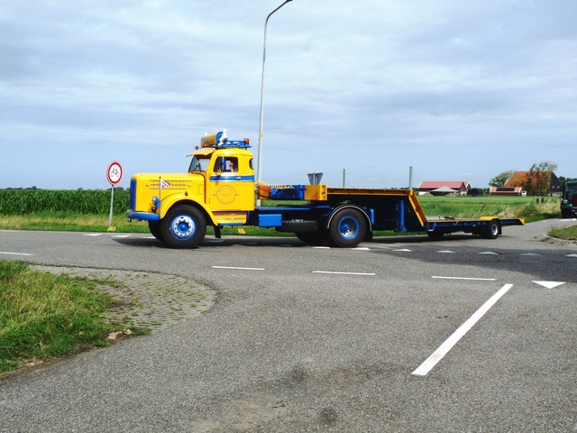 P1160479 Tourtocht Friese Oldtimers juli 2023