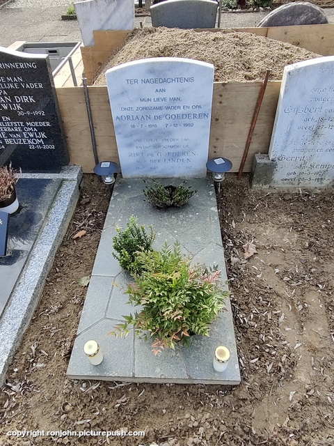 John net Heide geplant 26-02-25 R.I.P. Father 1915-1992 & Mother 1921-2012