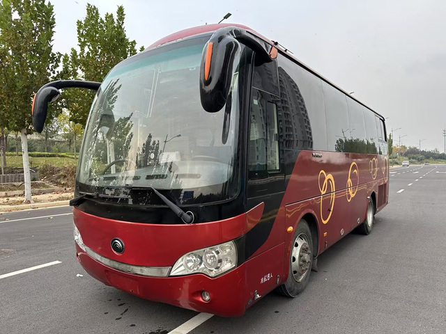 Used Yutong Bus ZK6858H9 35 Seats Used Coach bus Picture Box