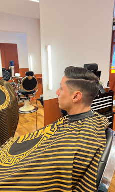 Peluquería en Eixample | https://g Picture Box