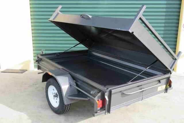 Box-Trailer-With-Lockable-Side-Hinge-2-2 Picture Box
