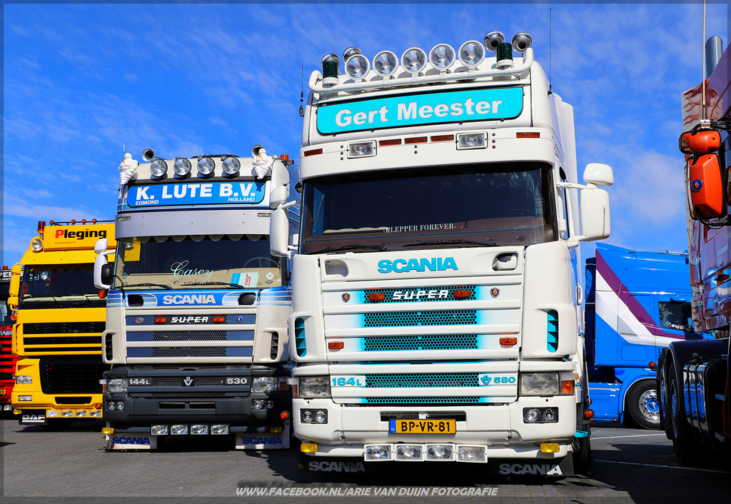 Retro5 (1)-2-BorderMaker - 