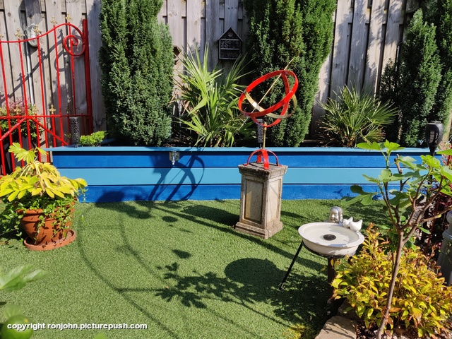 Plantenbak in Keulse tint 02-05-25 Garden 2023 & 2024 & 2025