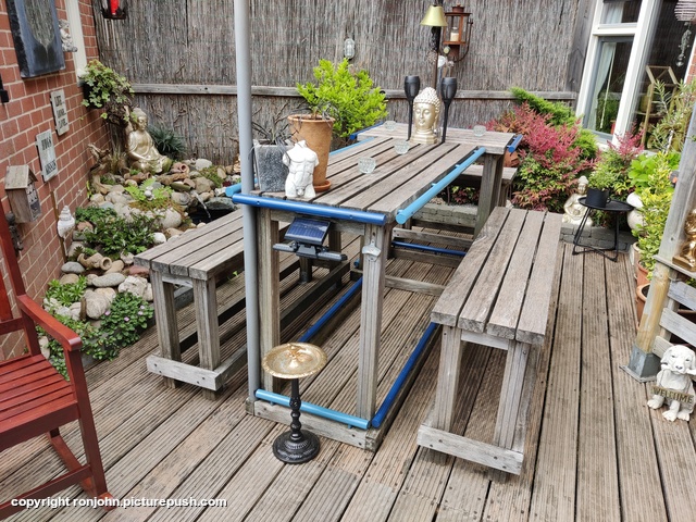 Buitenbar leuningen ook in Keulse tint 07-05-25 Garden 2023 & 2024 & 2025