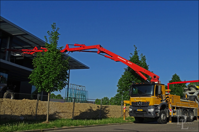 Augustinus Betonpompverhuur Mercedes Arocs 54-BLF- Truckfoto's