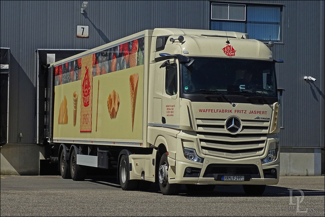Waffelfabrik Fritz Jaspert Mercedes Actros HAM FJ9 Truckfoto's