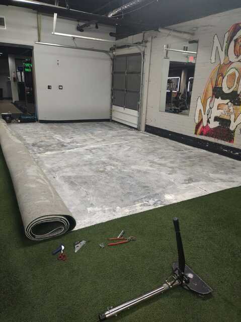 Carpet re-stretching en Garfield Picture Box