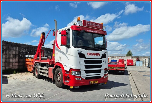 32-BZV-4  B-BorderMaker Container Kippers