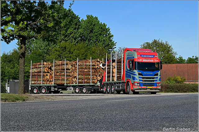 DSC 7200-border 10-05-2025