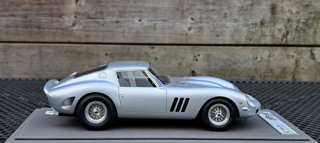 20250709 203155 250 GTO Tribute s/n 3873 (zilver)