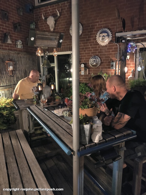 Aan de buitenbar 12-07-25 1 Garden 2023 & 2024 & 2025