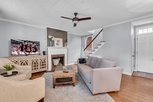 8ce56b562d194687b82244978dba3187-MediumOriginal OneHometown Getaways