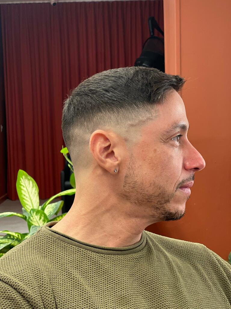 Peluquer�a en Eixample | https://g Peluquer�a en Eixample | https://g.co/kgs/Qydo7VM