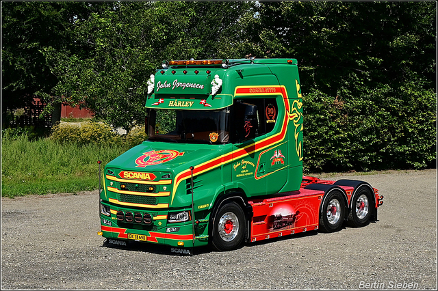 DSC 2212-border 2025-08-10 DK