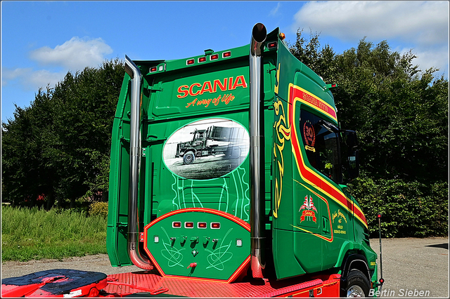 DSC 2242-border 2025-08-10 DK