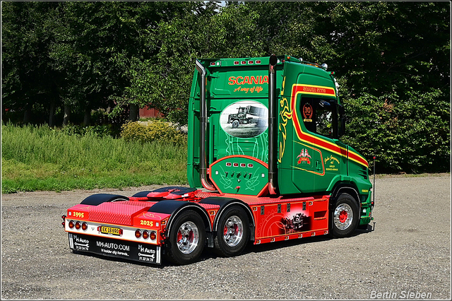 DSC 2250-border 2025-08-10 DK