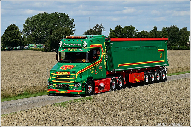 DSC 2323-border 2025-08-10 DK