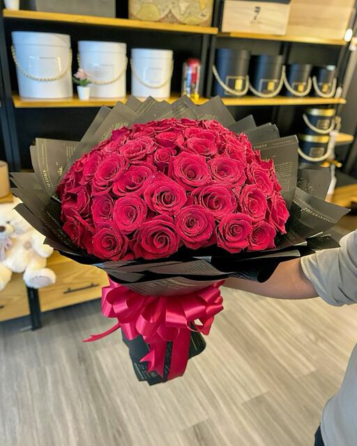 Especialista en Flores de República Dominicana Picture Box