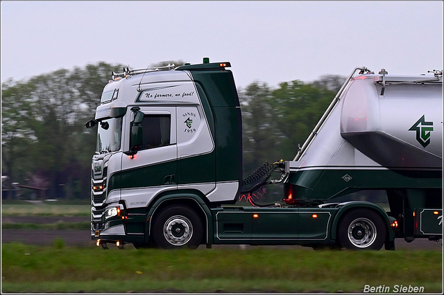 DSC 5788-border 23-04-2025