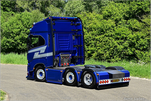 DSC 8667-border 18-05-2025