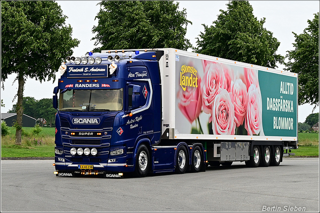 DSC 8963-border 03-06-2025