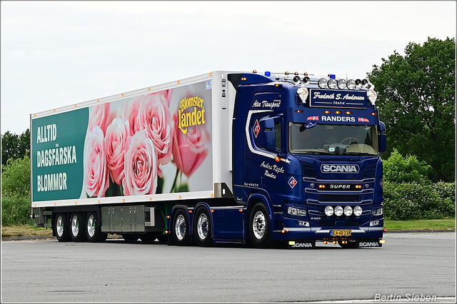 DSC 8999-border 03-06-2025