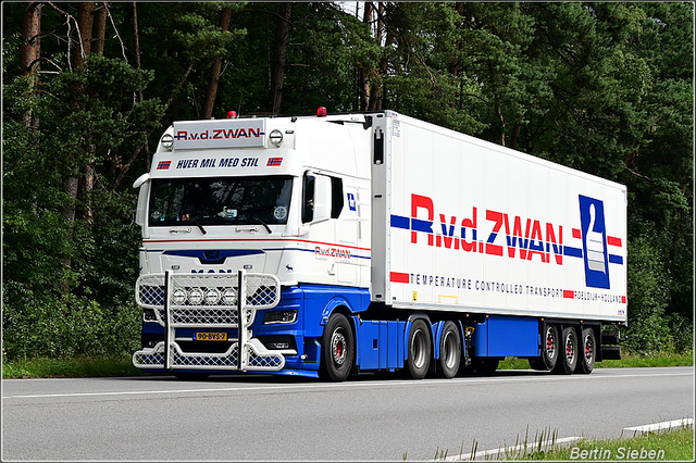 DSC 9556-border 11-07-2025