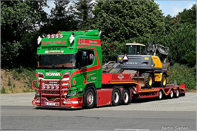 DSC 9575-border 11-07-2025