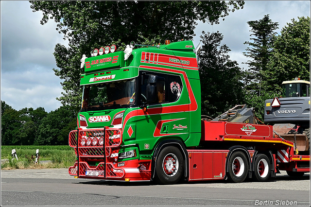 DSC 9590-border 11-07-2025