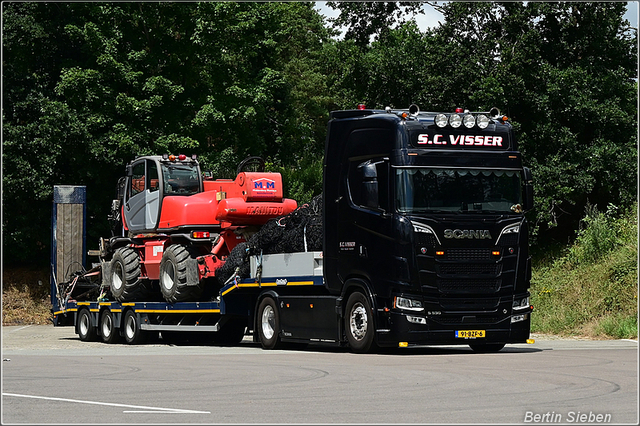 DSC 9656-border 11-07-2025