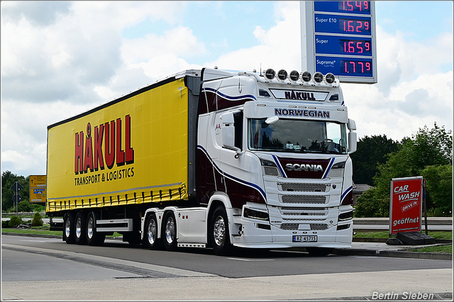 DSC 9685-border 11-07-2025