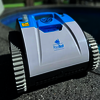 robot pool cleaner image - best pool cleaner vacuum