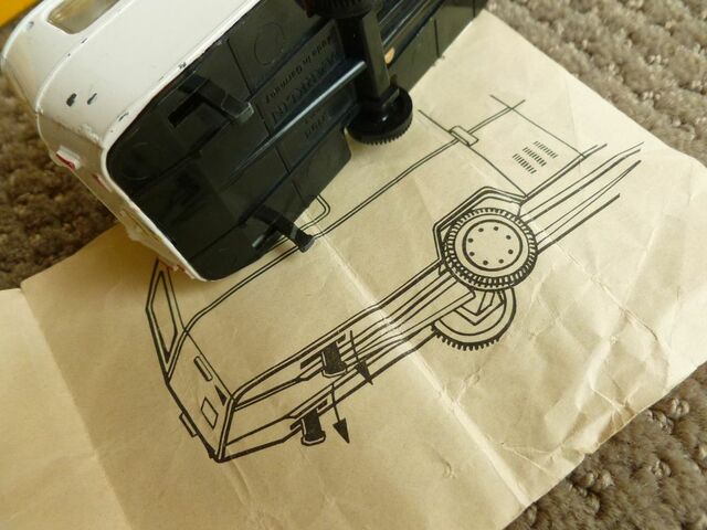 P1600858 p DBX-25-ND