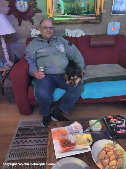 Dolly met haar vriendje Ad 22-11-25 Home 2021 & 2022 & 2023 & 2024 & 2025