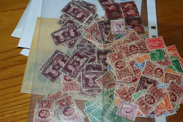 IMGP7945 England ant lapu ir vokeliuose Gibraltar Morocco Malta Guinea