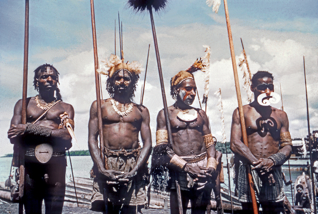 Anthony van Kampen D4-011 Asmat krijgers 2 mr photoshop