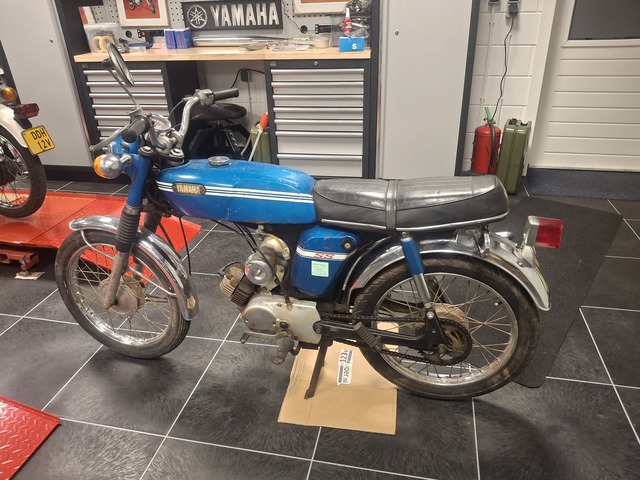 20251218 171756 1972 FS1 5-speed Marine Blue