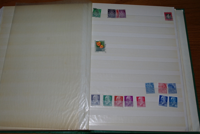 IMGP8942 Saar 2 albums 1920-1959 mint-used