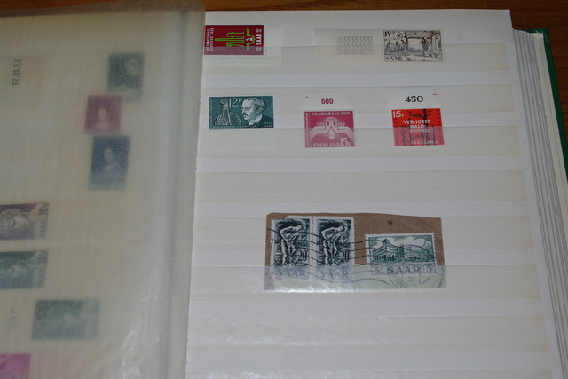 IMGP8946 Saar 2 albums 1920-1959 mint-used