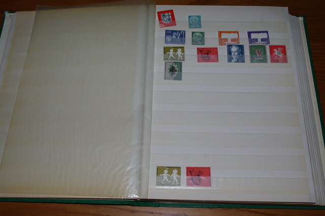 IMGP8948 Saar 2 albums 1920-1959 mint-used