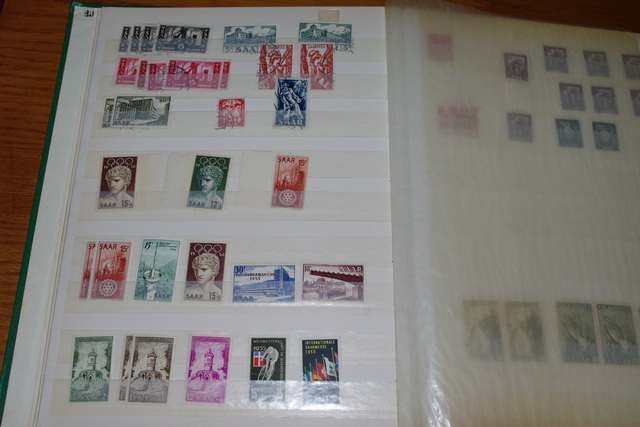 IMGP8952 Saar 2 albums 1920-1959 mint-used