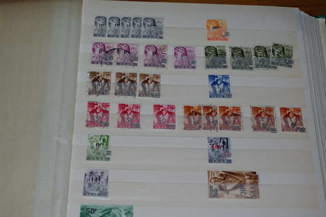 IMGP8954 Saar 2 albums 1920-1959 mint-used