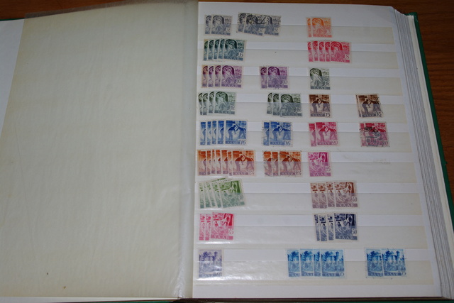 IMGP8957 Saar 2 albums 1920-1959 mint-used