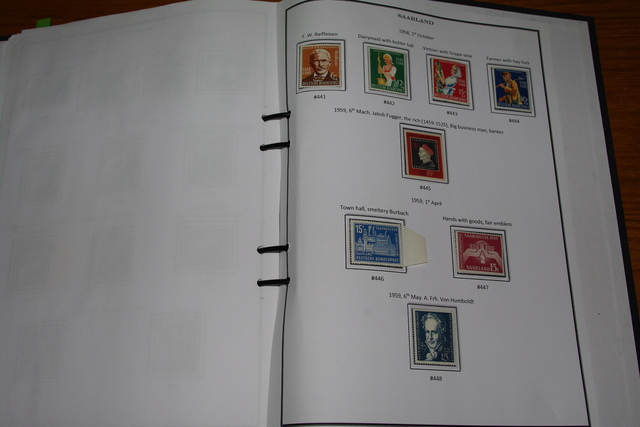 IMGP8959 Saar 2 albums 1920-1959 mint-used