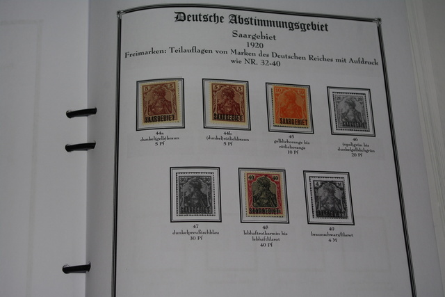 IMGP8982 Saar 2 albums 1920-1959 mint-used